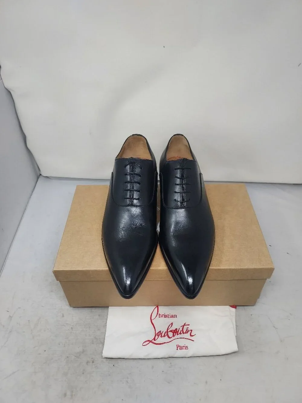 CHRISTIAN LOUBOUTIN MENS Pelvis Black Pointed Toe Lace Up Oxford Shoe